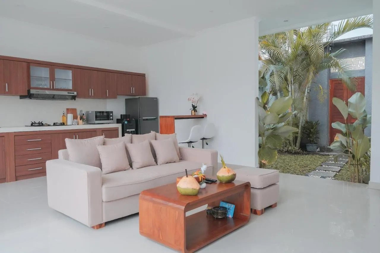 Villa Akmali Seminyak Basangkasa- 2 Bedrooms  Семиньяк