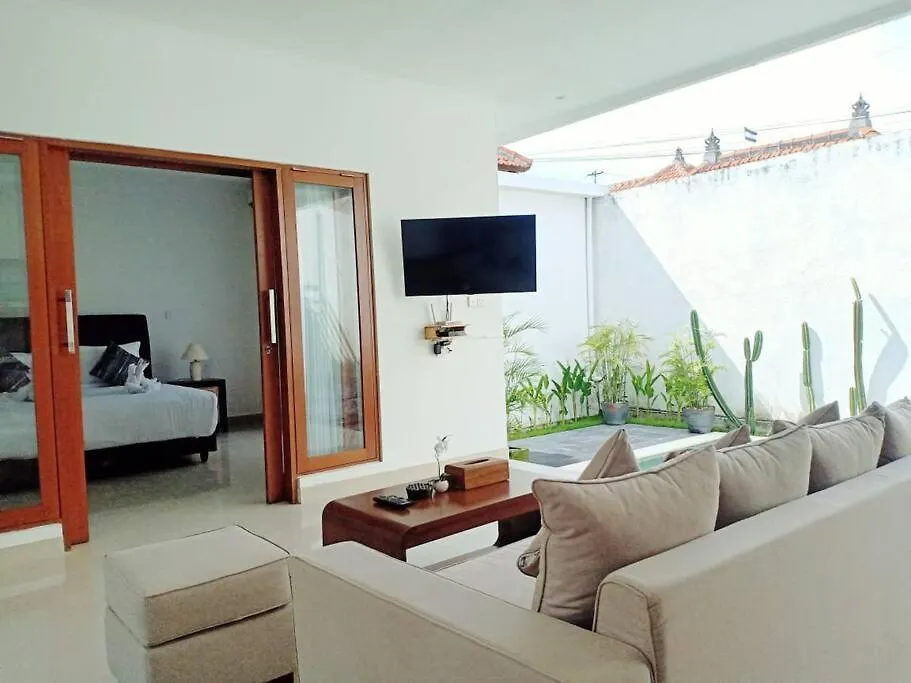 Villa Akmali Seminyak Basangkasa- 2 Bedrooms インドネシア