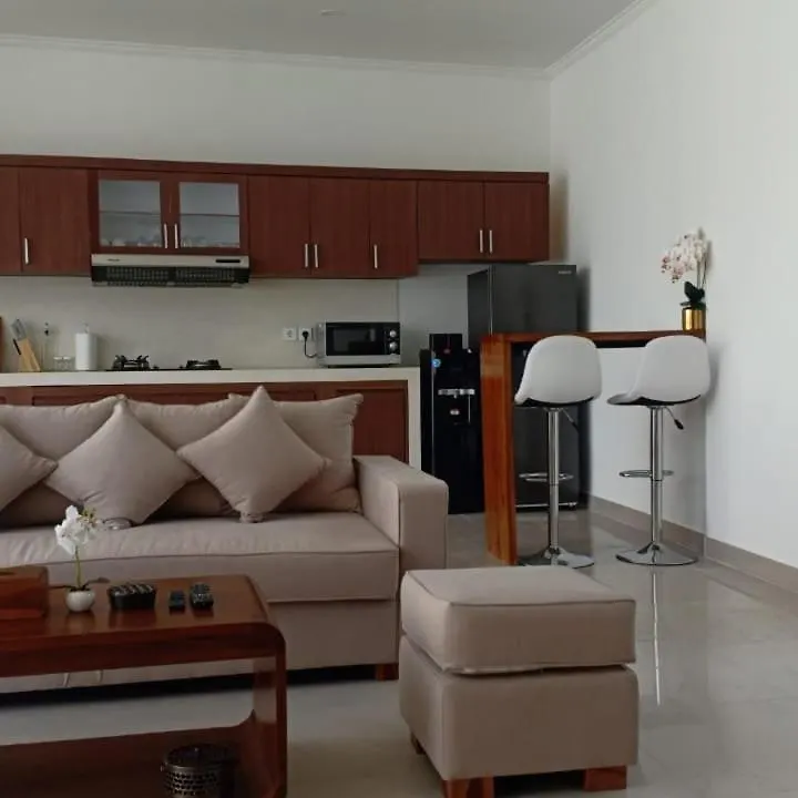 Villa Akmali Seminyak Basangkasa- 2 Bedrooms インドネシア